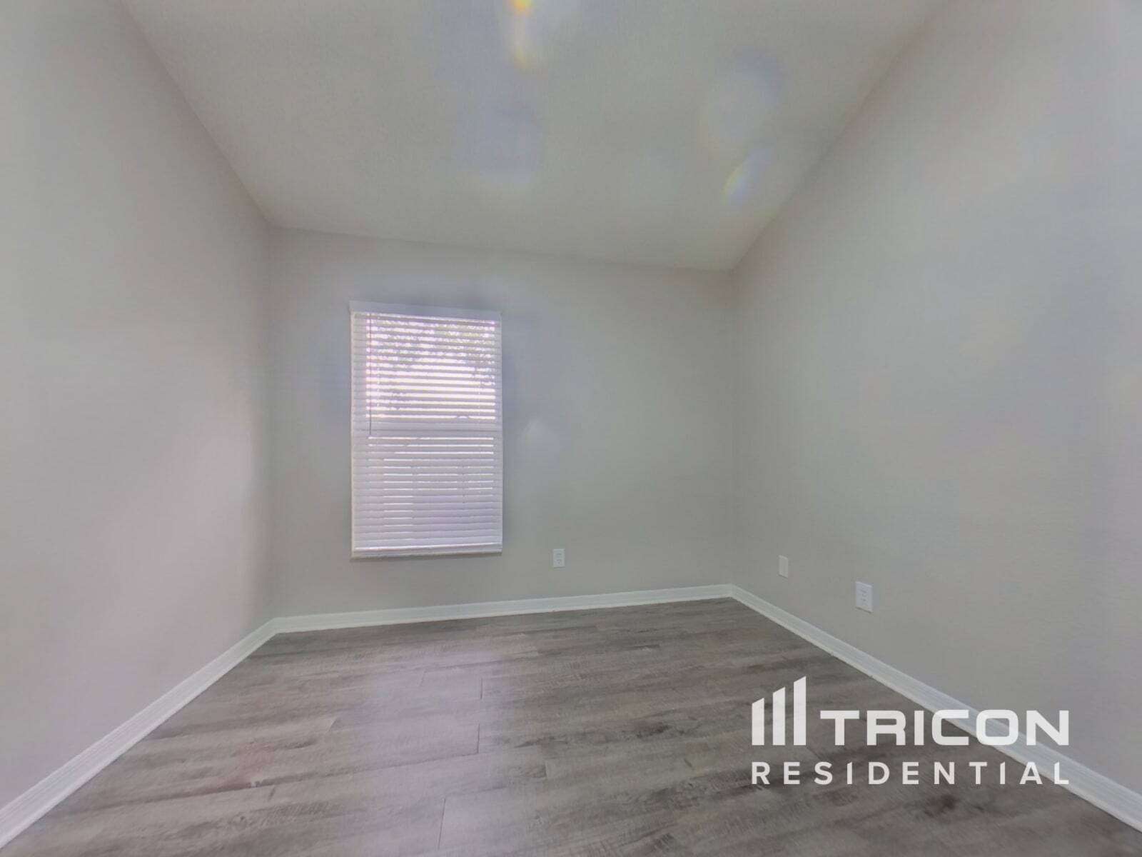 Building Photo - 906 Woodcraft Dr