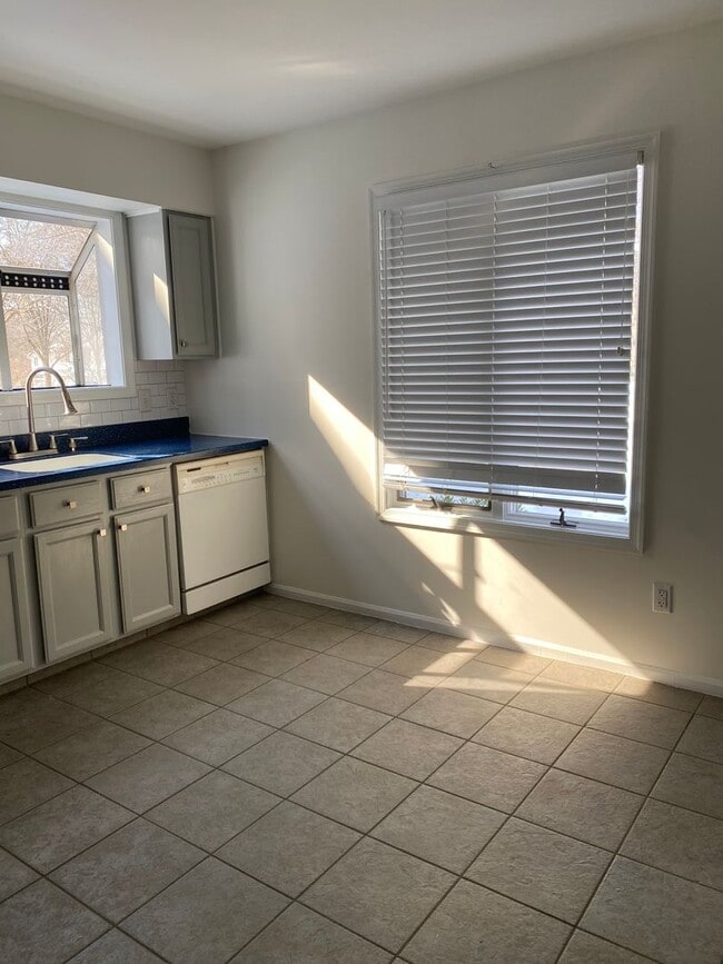 Building Photo - House for Rent in Kennett Square