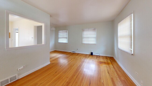 Building Photo - 2525 S Clayton St