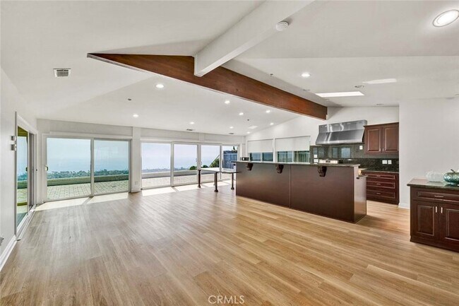 Building Photo - 3921 Calle Real