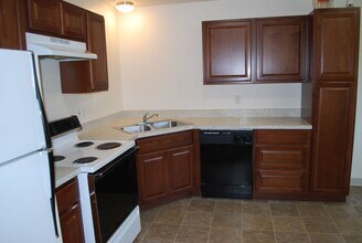 Building Photo - 1716 S Eagleson Rd