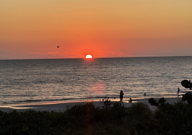 Building Photo - Gulf-Front Luxury Townhouse | 4 Bedrooms +...