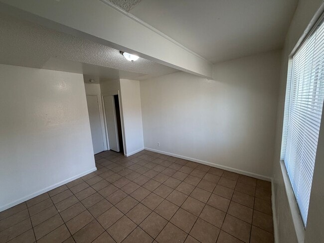 Building Photo - 311 E McElhany Ave