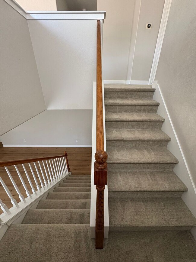 Building Photo - NW Two story home, located in Foxwood subd...