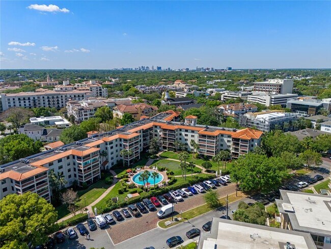 Building Photo - 104 S Interlachen Ave