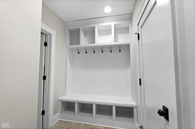 Building Photo - 1210 Golden Hill Dr