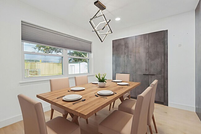 Building Photo - 12417 Quincy Ln