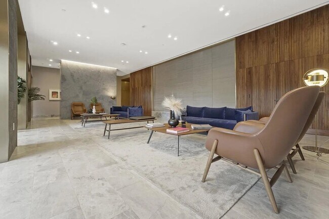 Building Photo - 2 Shore Ln