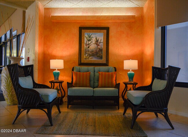 Building Photo - 1 Oceans W Blvd