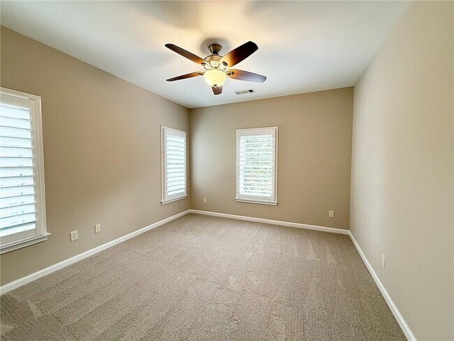 Building Photo - 3641 Ridge Towne Dr