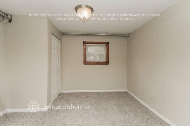 Building Photo - 6200 S Meade Ave