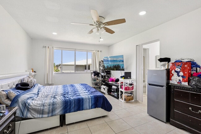 Building Photo - 5843 Woodlands Blvd