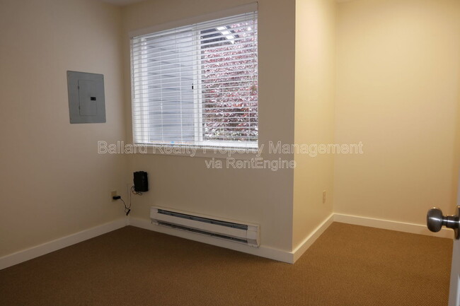 Building Photo - 6116 22nd Ave NW