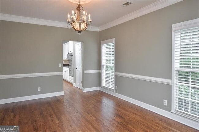 Building Photo - 905 Lancaster Way NW