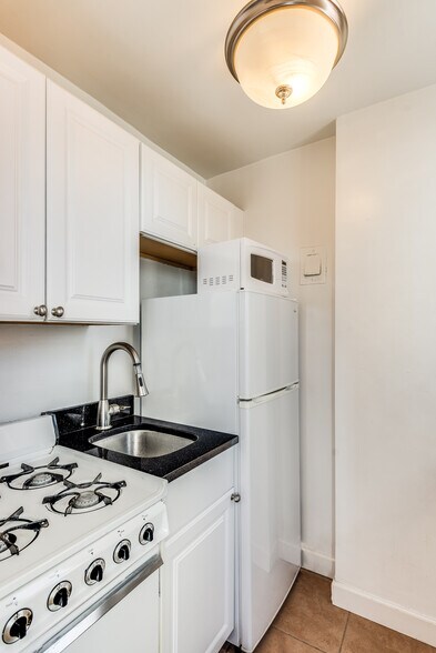 Building Photo - 1121 ARLINGTON Blvd