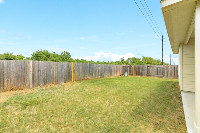 Building Photo - 1301 Scarlet Mountain Dr