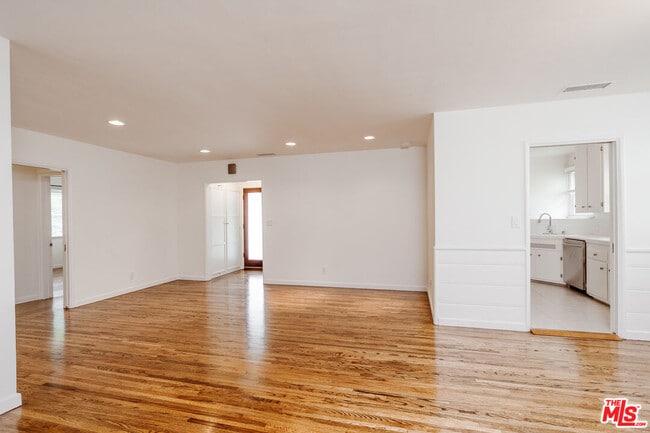 Building Photo - 12800 Stanwood Dr