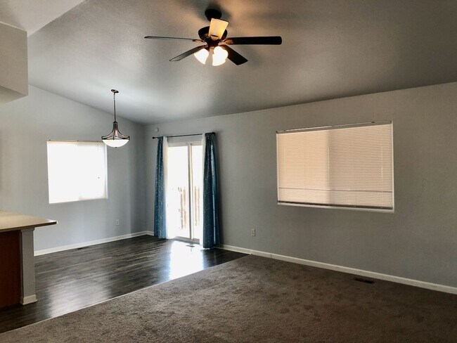 Building Photo - Charming Ranch Home with Office, A/C & Fen...