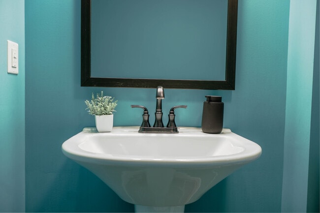 Building Photo - 1929 Summer St