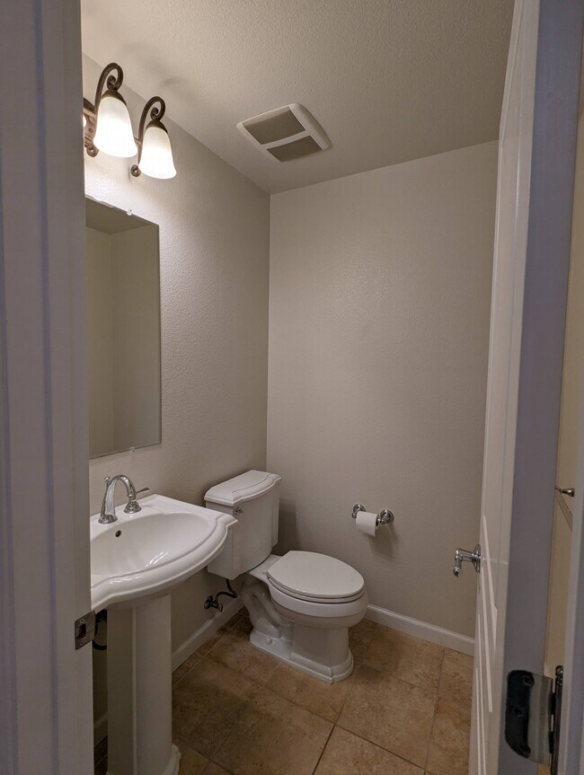 Building Photo - 1246 De Altura Cmns