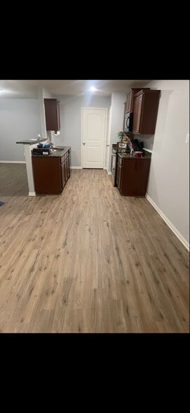 Building Photo - 5502 Rainbow Rd.