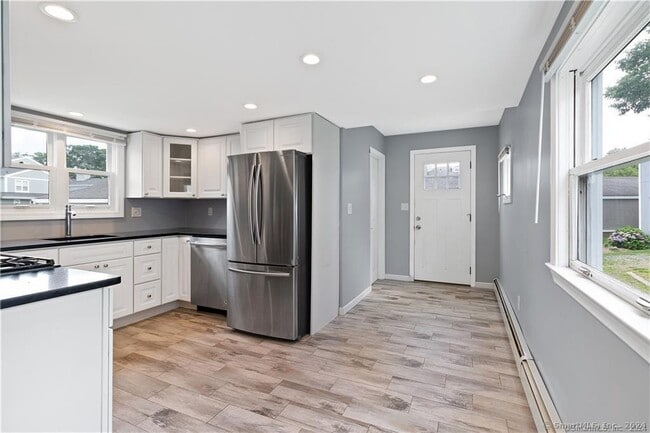 Building Photo - 108 Limewood Ave