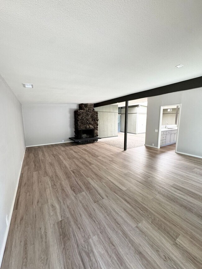 Building Photo - 1503 Brown Dr