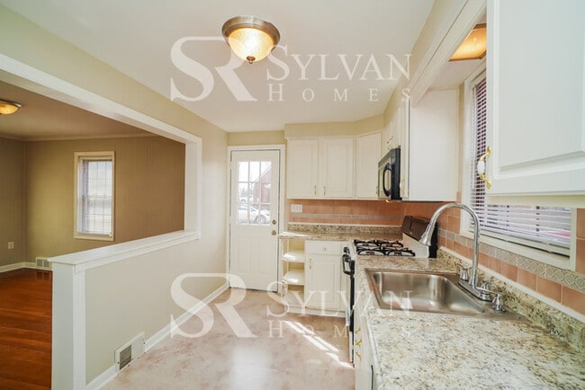 Building Photo - The Lifestyle You Deserve.
