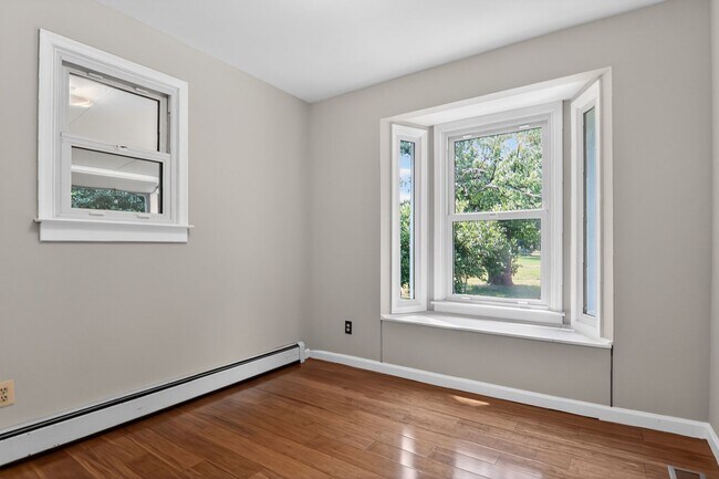 Building Photo - 4-bedroom, 2.5-bath home located in Upper Marlboro