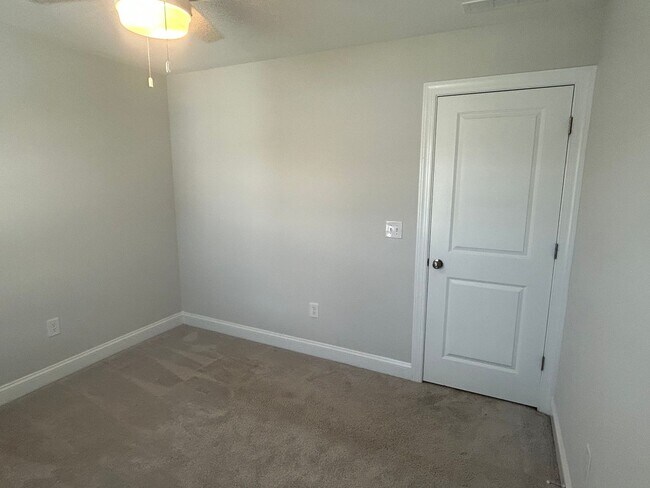 Building Photo - 3 Bed | 2.5 Bath House in Holly Springs