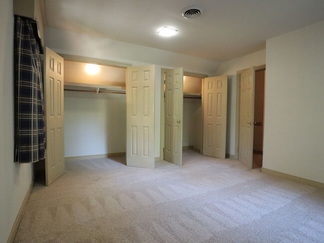 Building Photo - Beautiful home for rent minutes from the J...