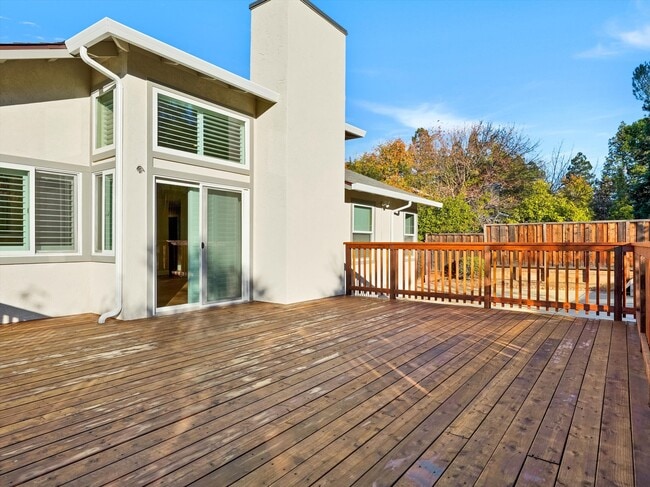 Building Photo - 1101 Rock Creek Way