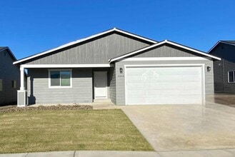 Building Photo - Brand New Home in A Brand New Community