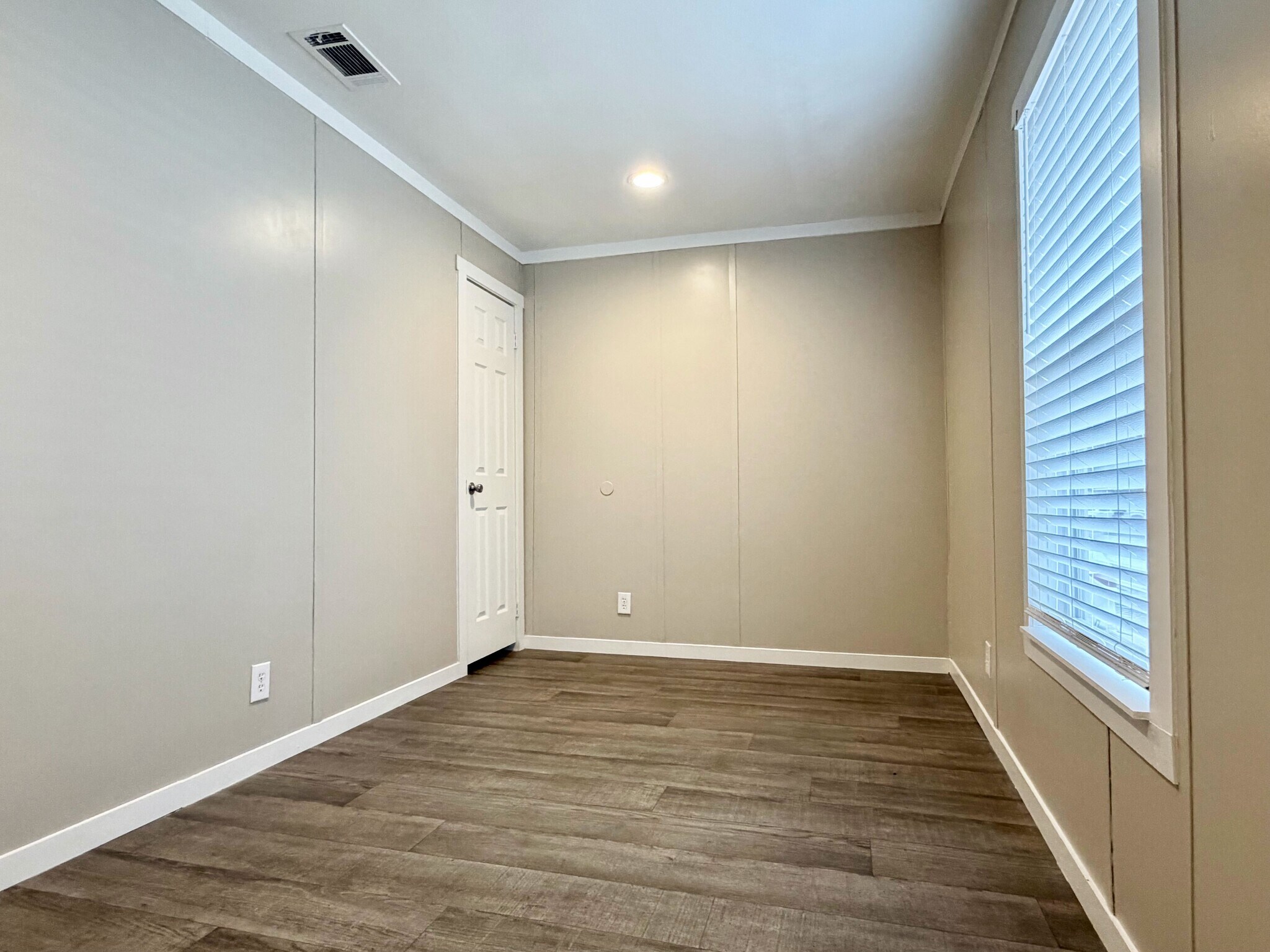 Building Photo - 109 Janice St