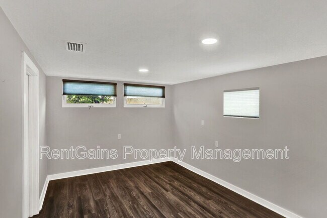 Building Photo - 5084 Atlantic View