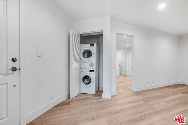 Interior Photo - 11675 Darlington Place