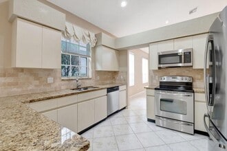 Building Photo - 11081 Springbrook Cir