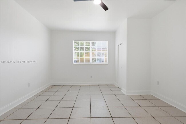 Building Photo - 875 NW 168th Dr