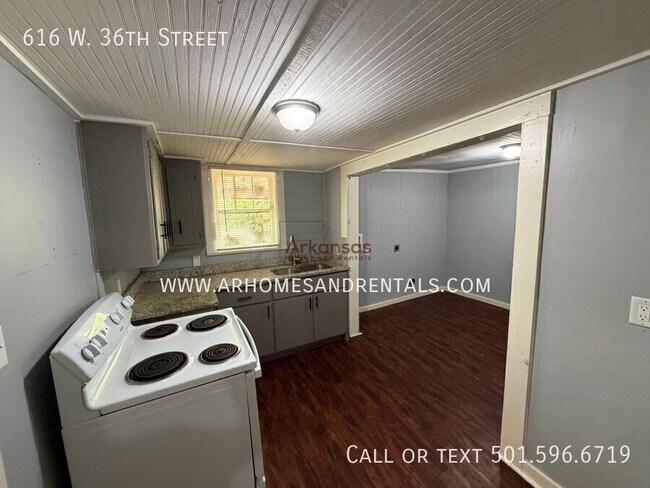 Building Photo - 616 W 36th St