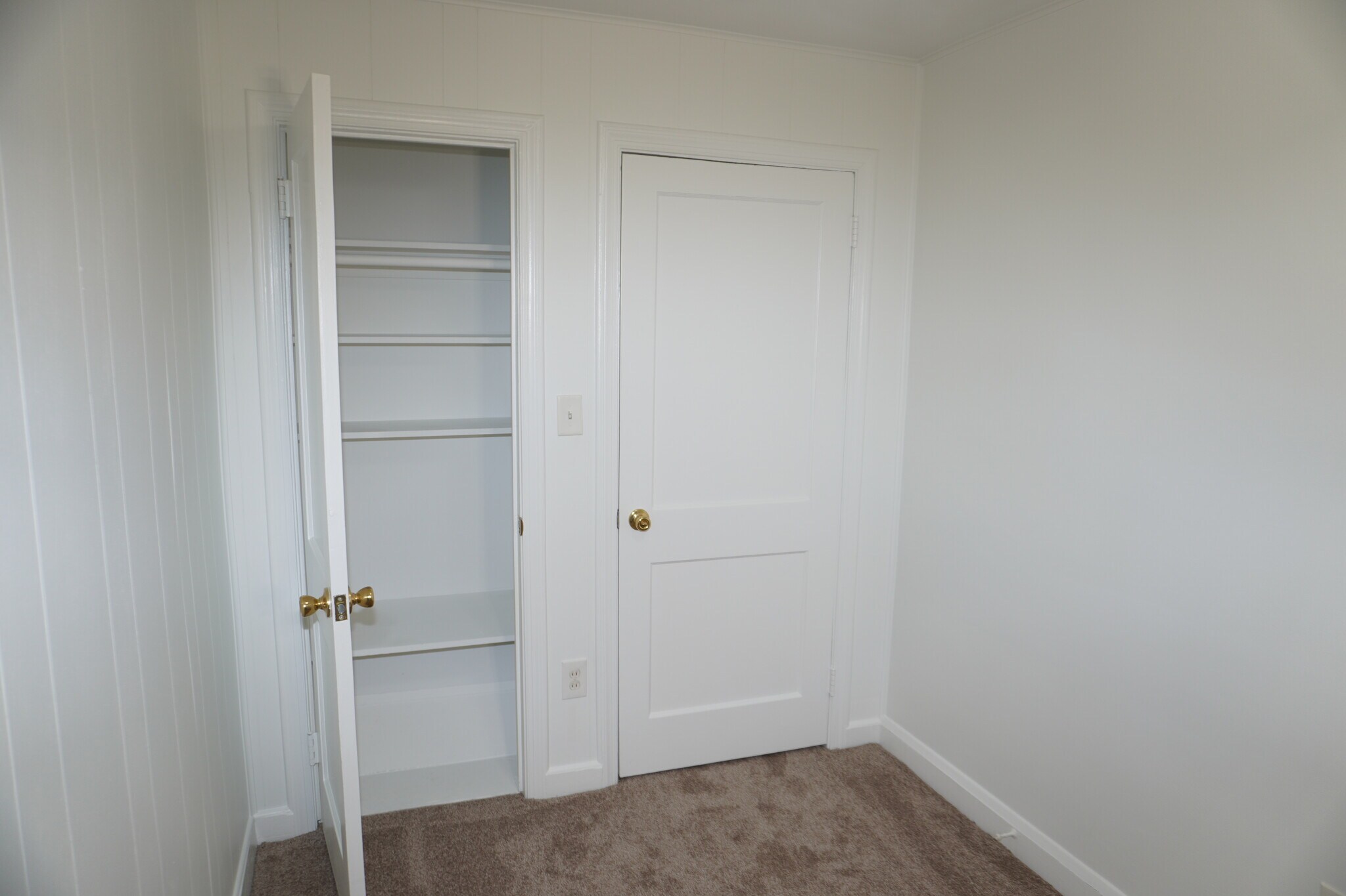 Building Photo - 137 Riverthorn Rd