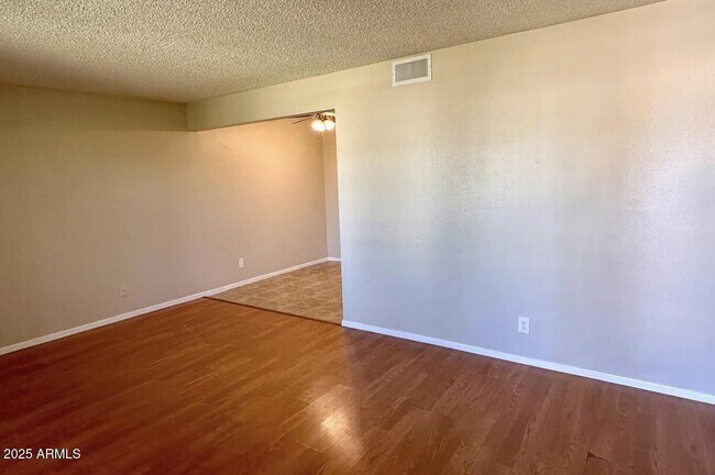 Building Photo - 2411 W Hazelwood St