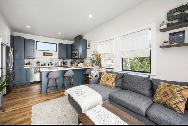 Building Photo - 241 Bennett Ave