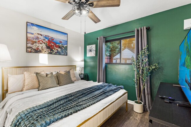 Building Photo - 5551 Churchward St