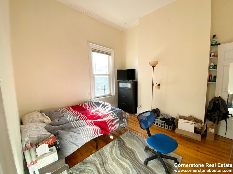 Building Photo - 31 Worthington St