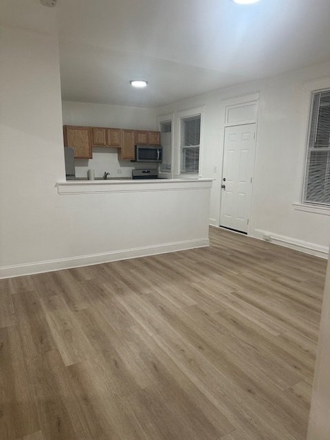 Building Photo - 2700 Roslyn Ave