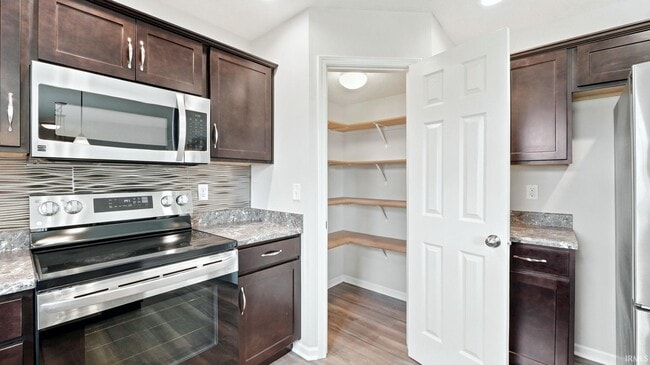 Building Photo - 422 Heyford Ct