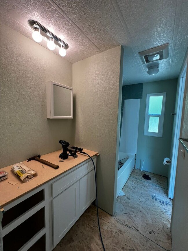 Building Photo - Remodeled 3BD 2BA in Ferndale!