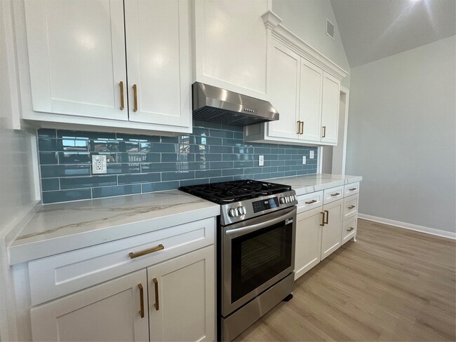 Building Photo - 1024 62nd St