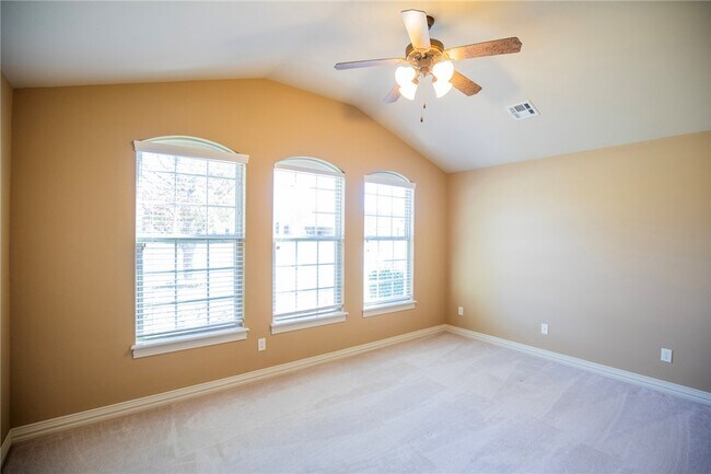 Building Photo - 3006 SW Pine Valley Rd