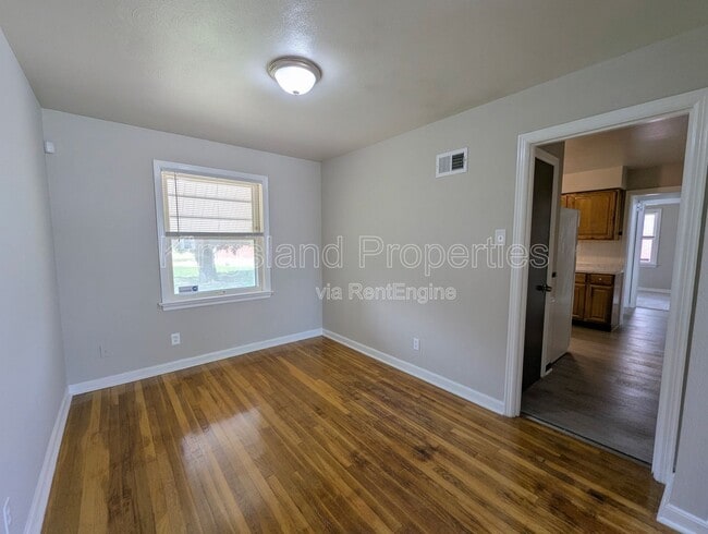 Building Photo - 9418 Pattonwood Dr